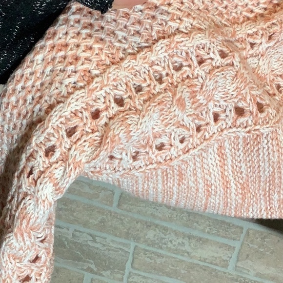 Forever21 - Sz L - cropped knit hole sweater pastel pink / some lighter pink - Picture 5 of 6